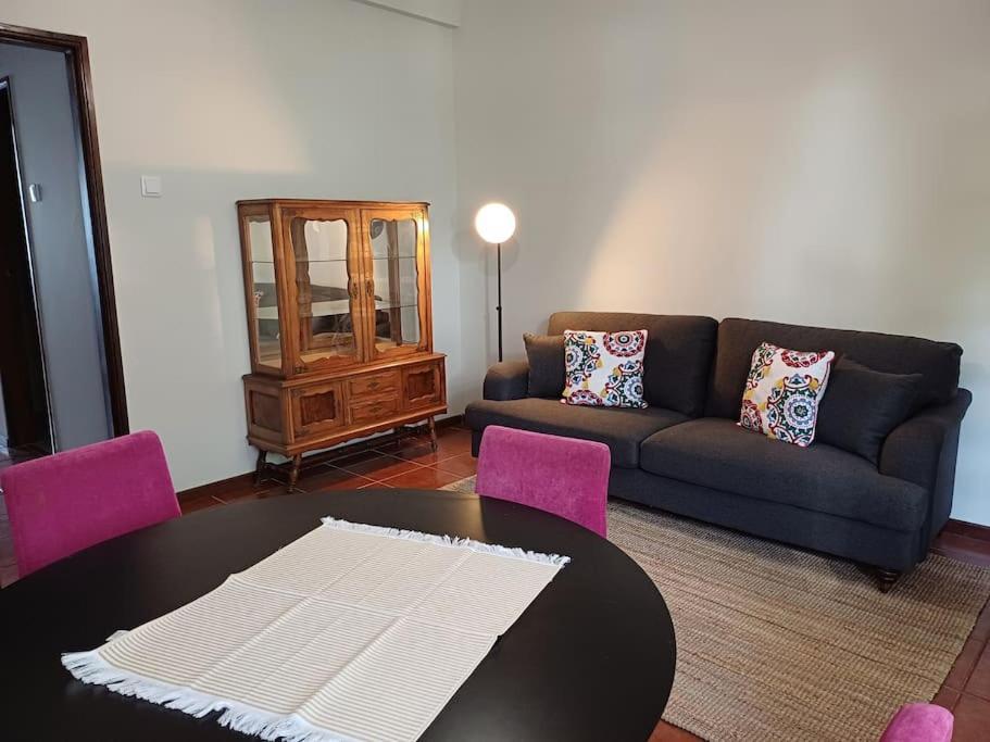 Roomy & Patio - 2 Bedroom Flat Porto Exterior foto