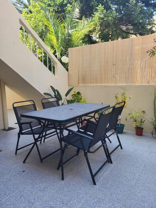 Roomy & Patio - 2 Bedroom Flat Porto Exterior foto